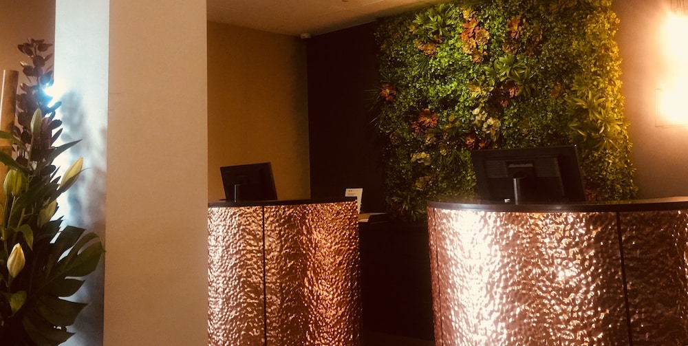 Mercure Albury 7/49