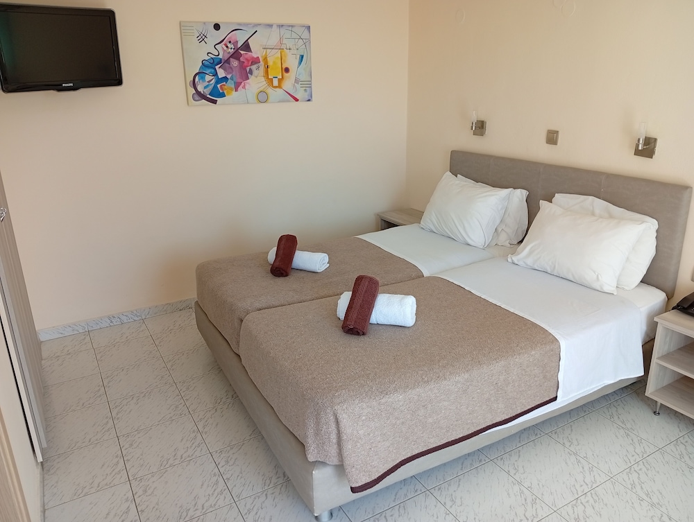 Standard, Twin Beds
