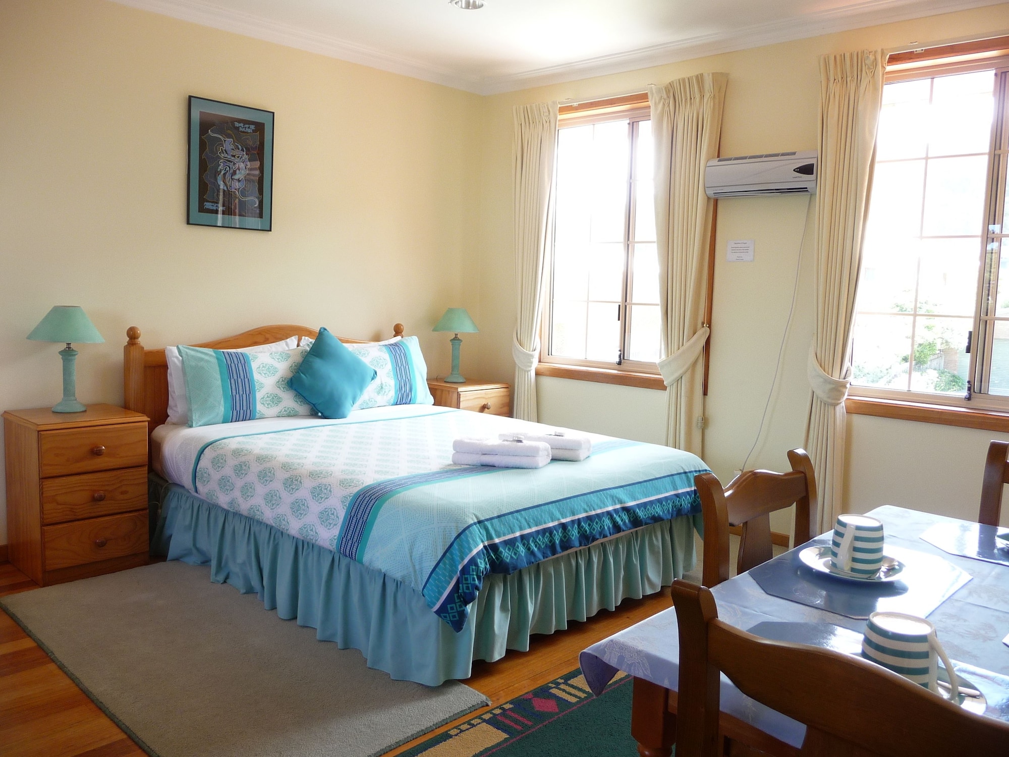 Ocean, Queen Bed