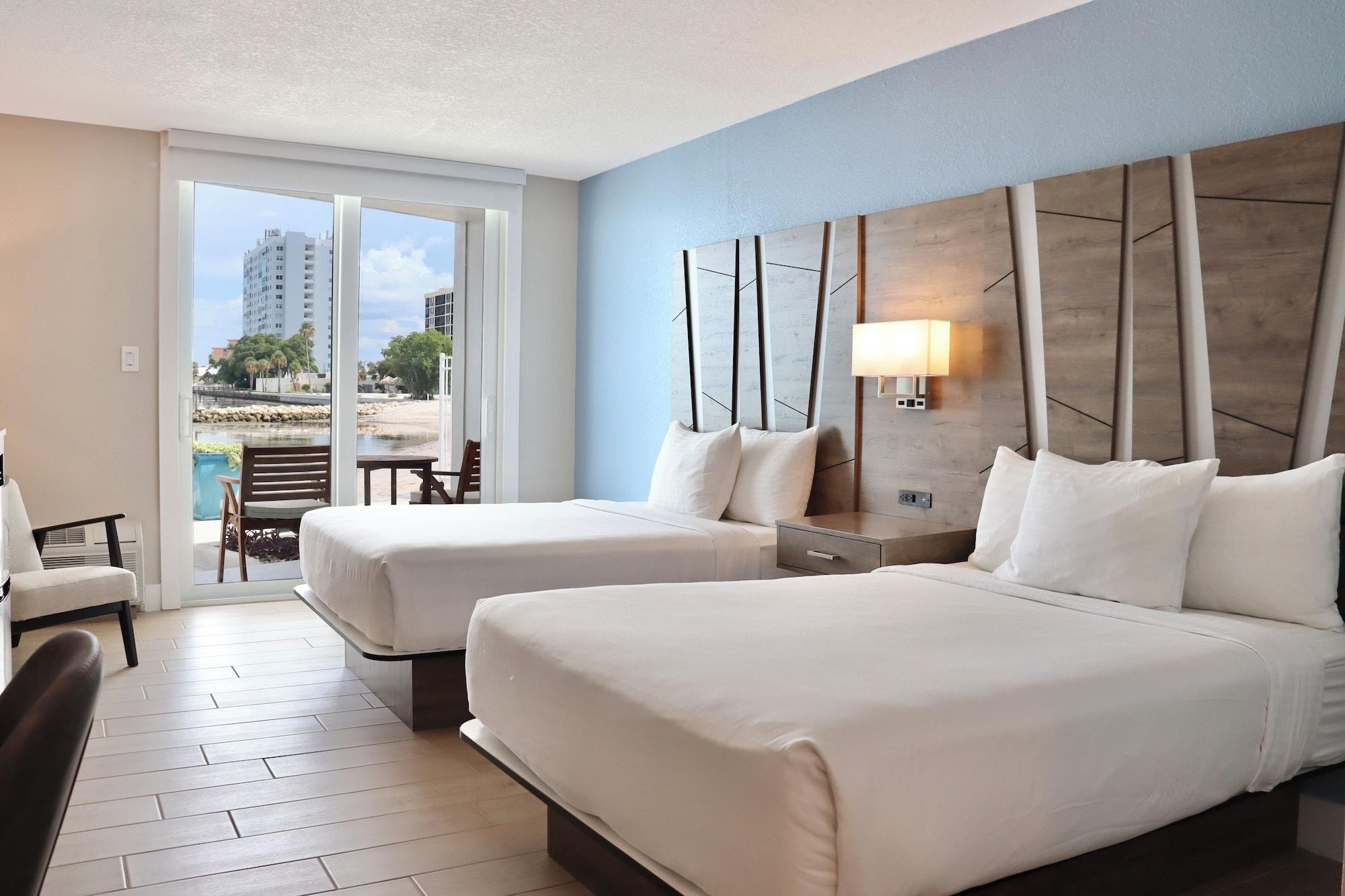 Premier, Double Bed, Water Side