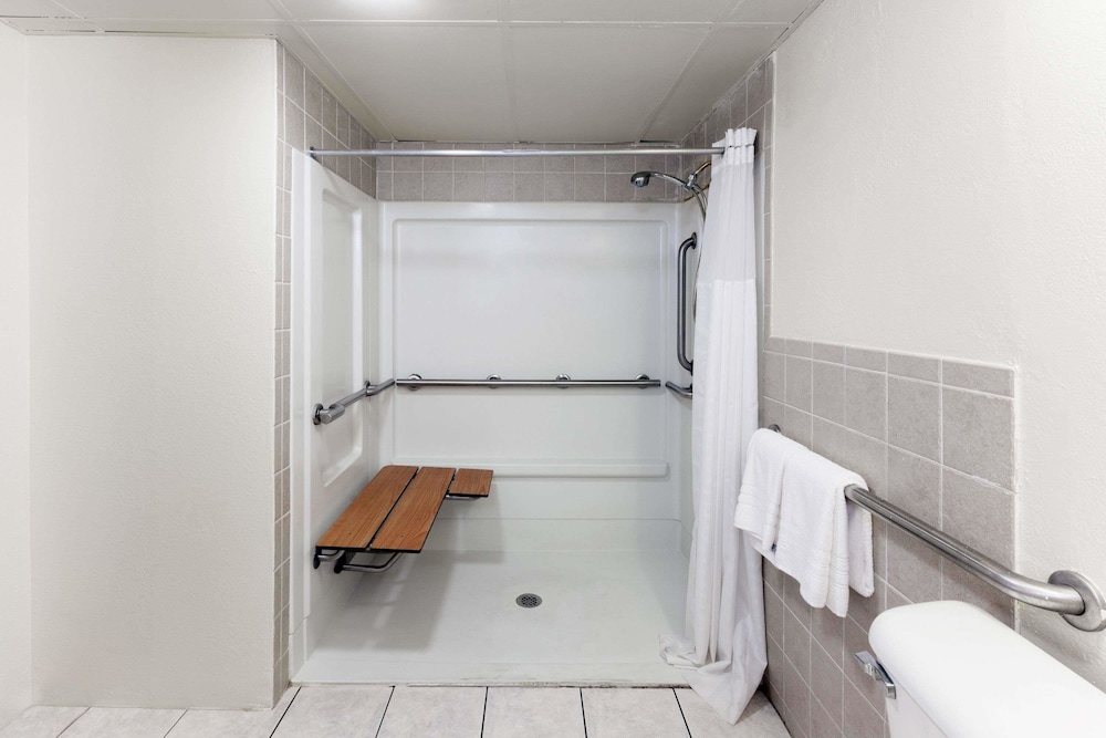 Days Inn By Wyndham Oklahoma City Fairground 12/19