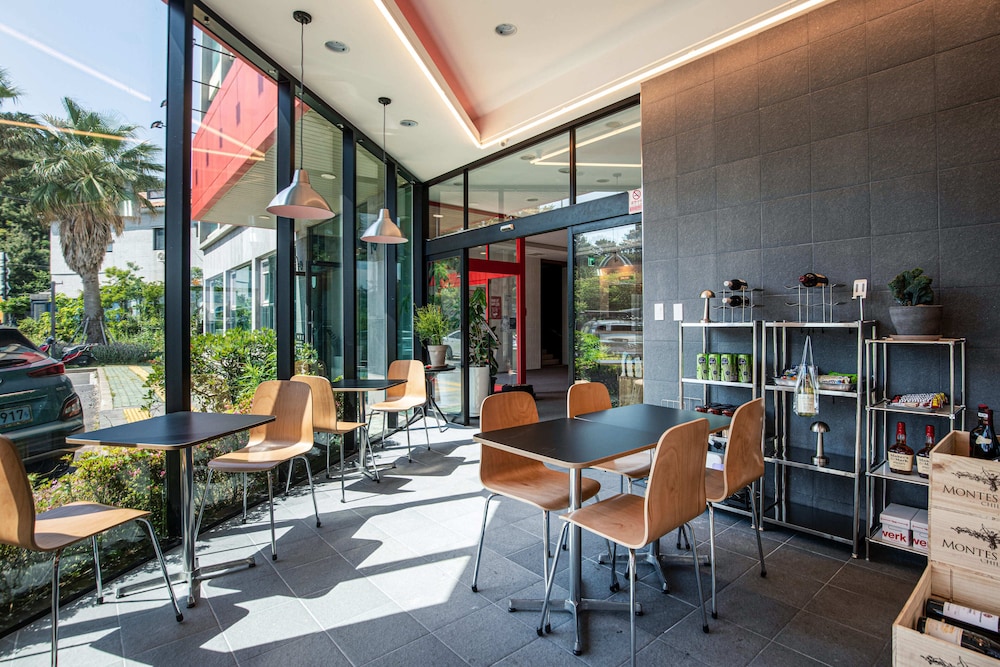 Haeden Hotel 40/45