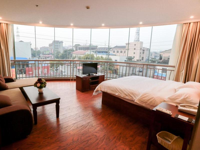 GreenTree Inn ChangZhou Wujin District South ChangWu Road West JingDe Road QianHuang Express Hotel 31/45