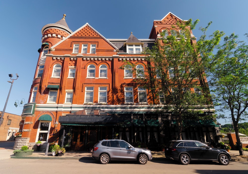 The Blennerhassett Hotel 68/75