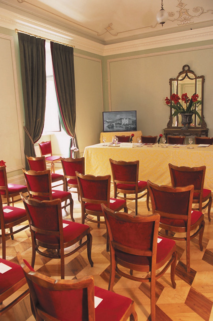 Grand Hotel Majestic 77/83