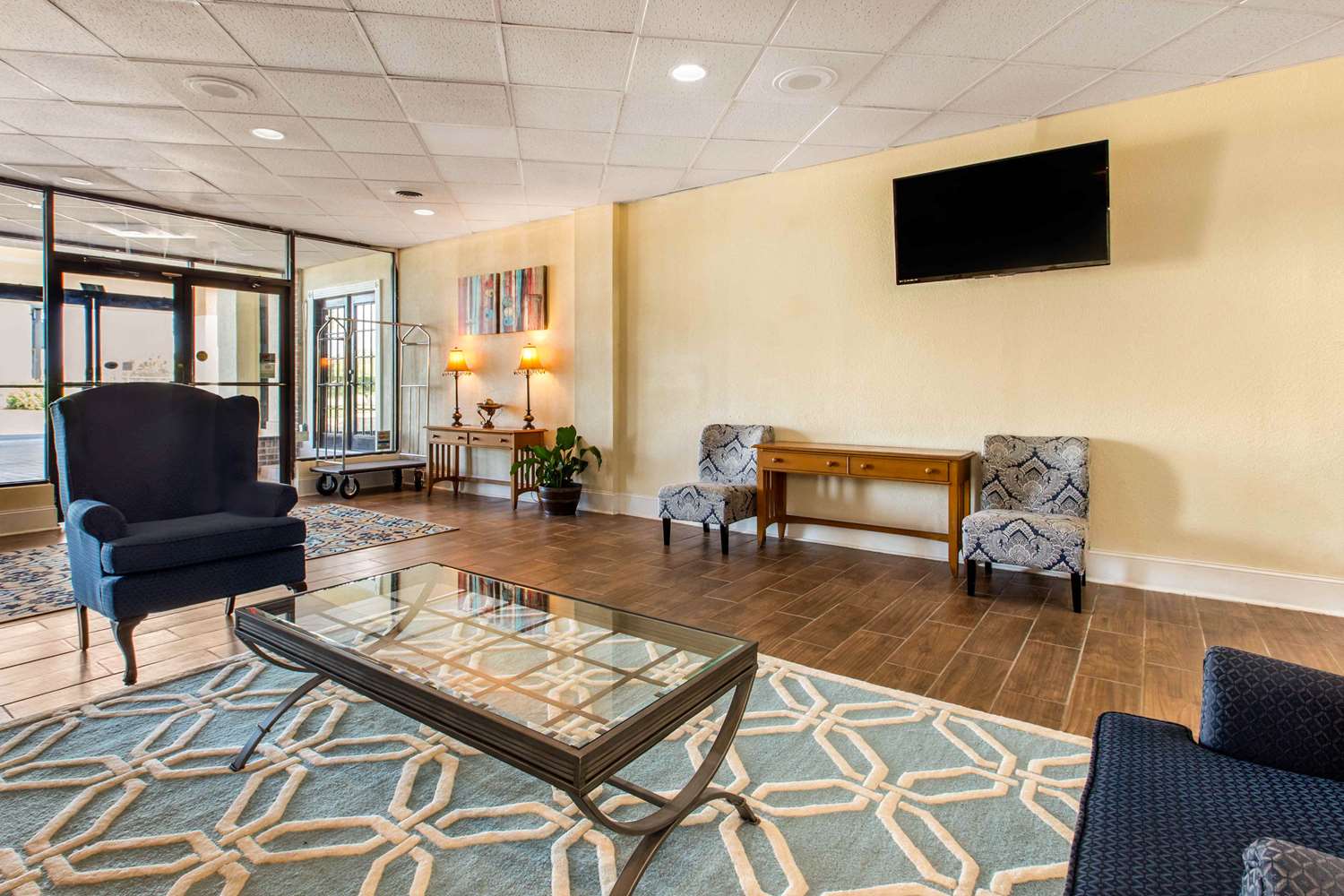 Ramada by Wyndham Santee I-95 13/17