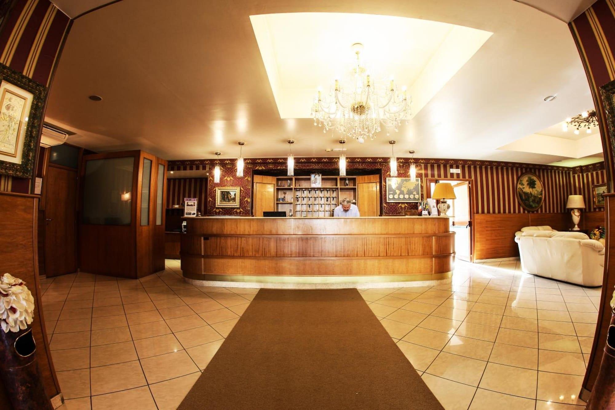 Hotel Max 11/50