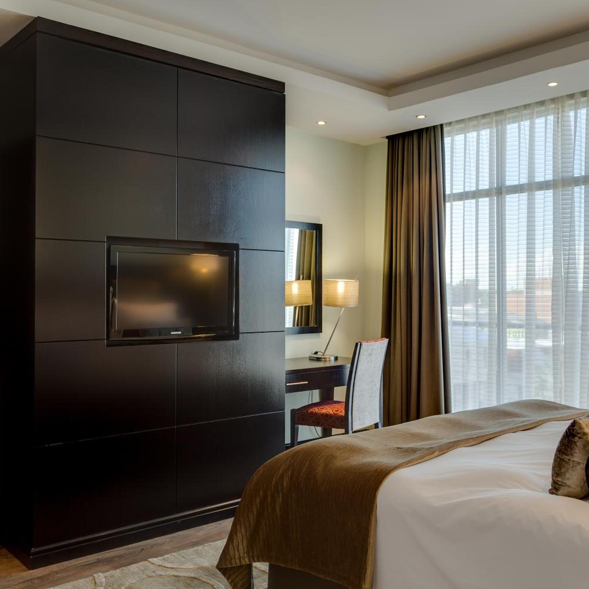 جناح، The Oasis Hotel 3/8