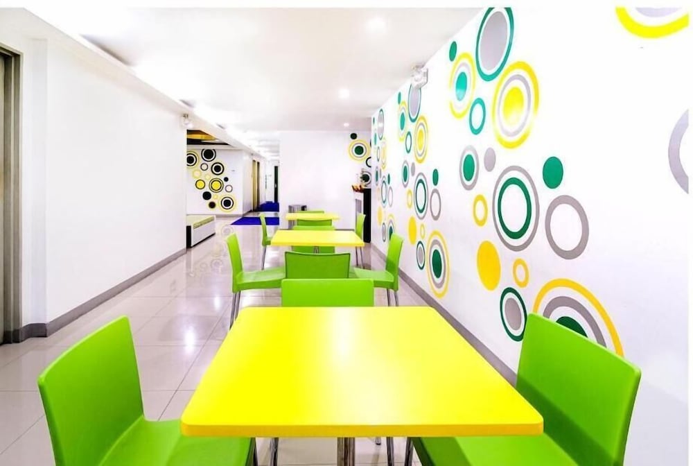 Go Hotels Ortigas Center 61/68
