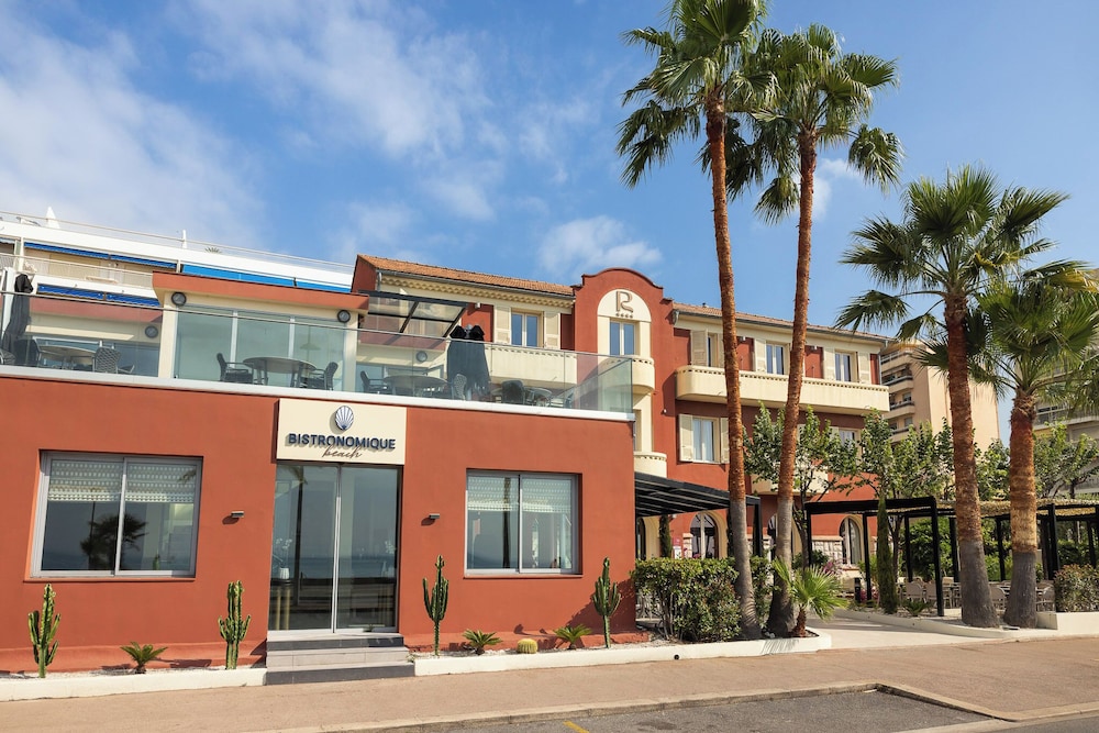 AEVA HOTEL 1/44