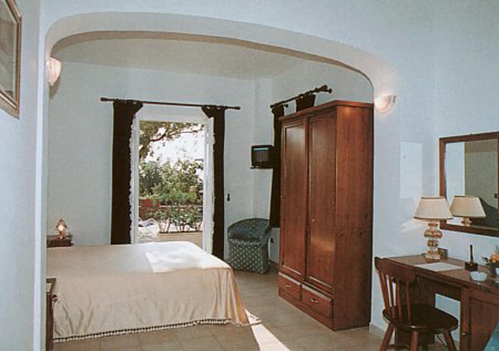 Hotel Club San Diego 10/50
