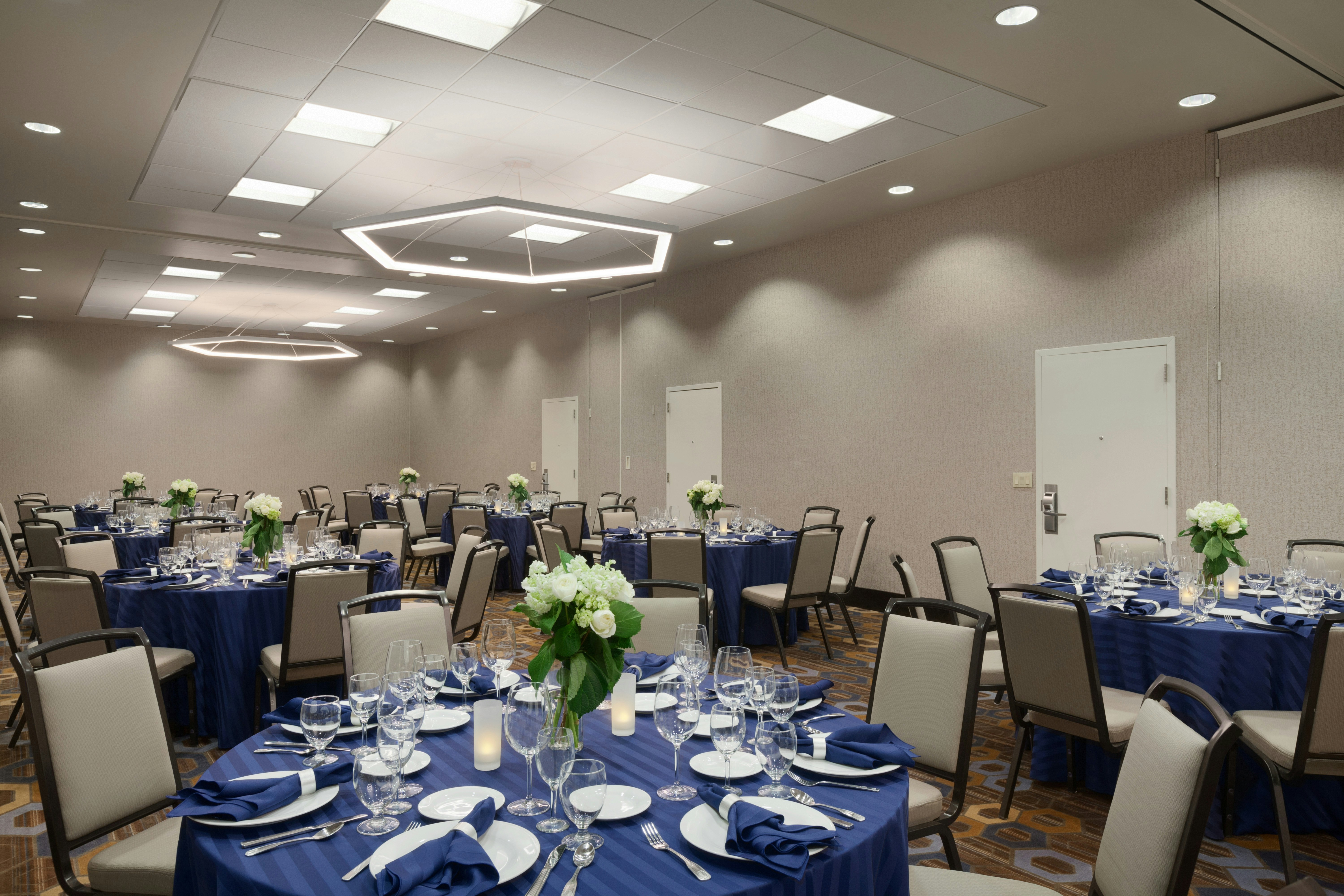 HILTON GARDEN INN CUPERTINO 13/17
