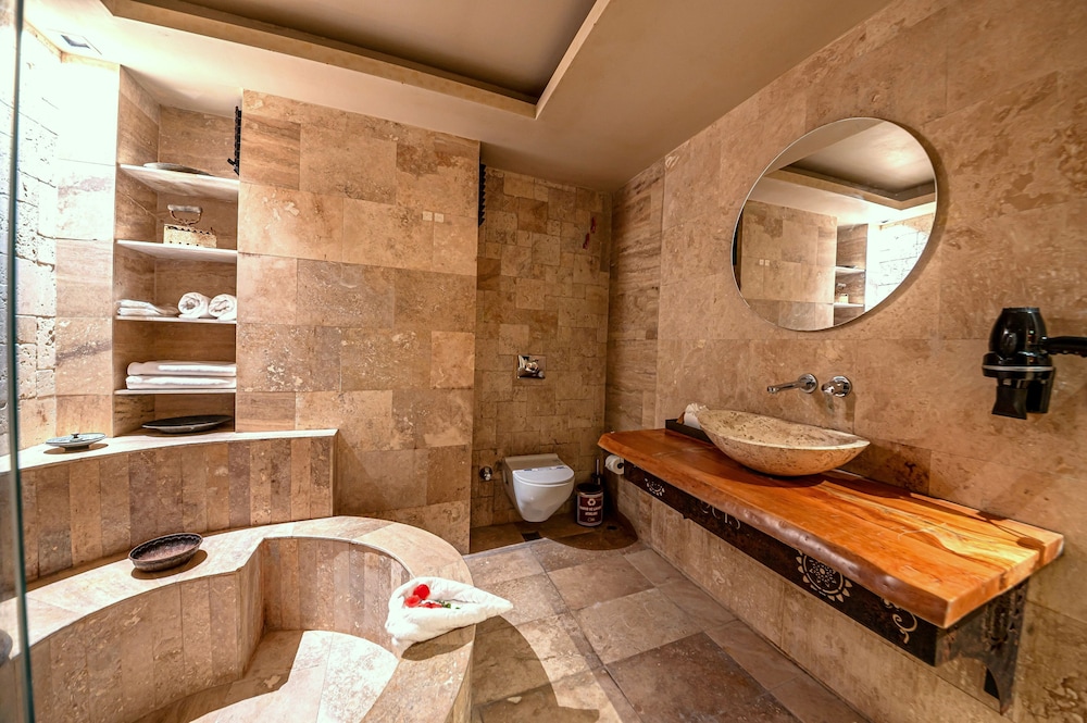 Louis Cappadocia 22/50