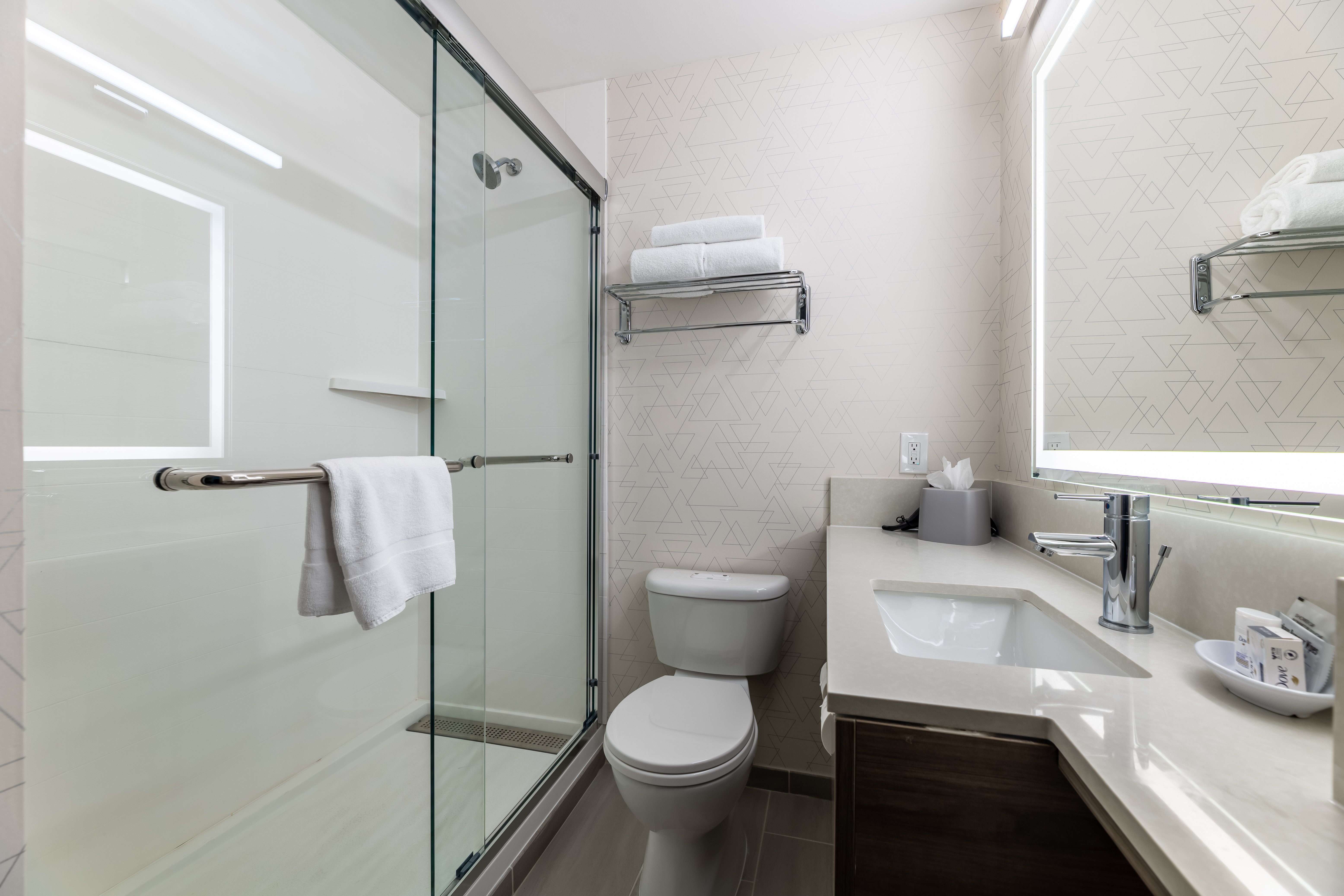 Holiday Inn Express Van Nuys 50/50