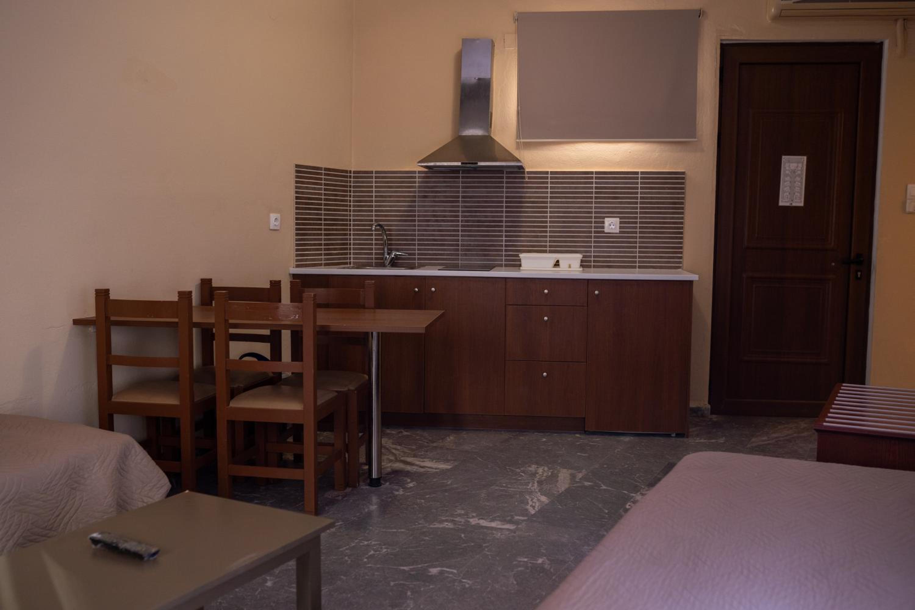 Ekavi Hotel Apartments 68/81