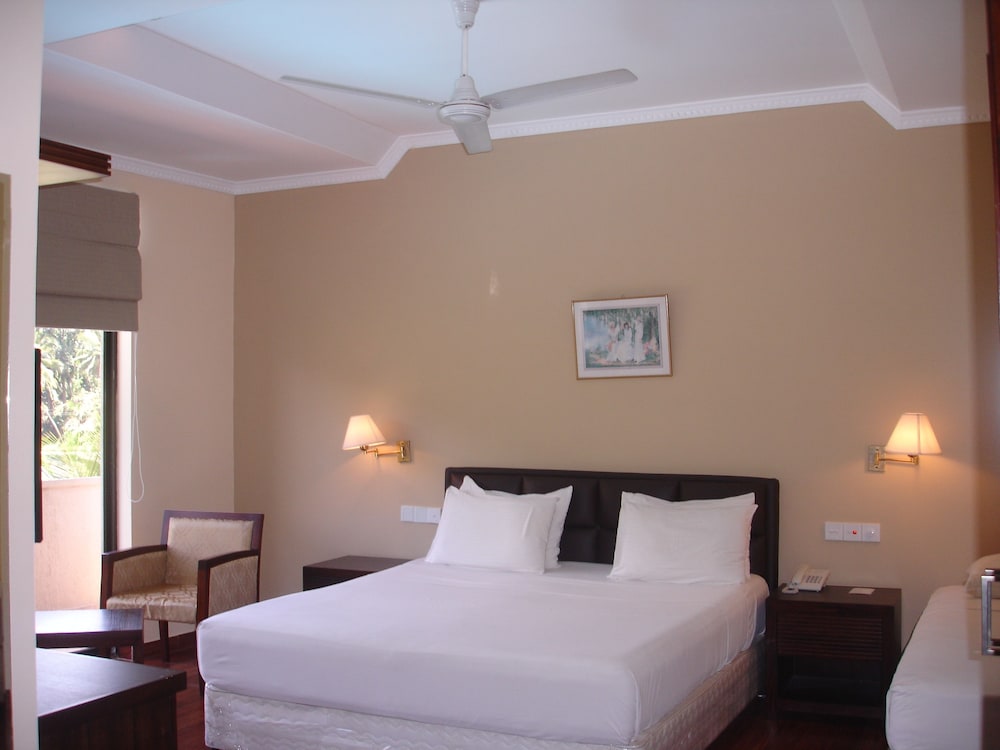 Room at Devon Hotel, KANDY