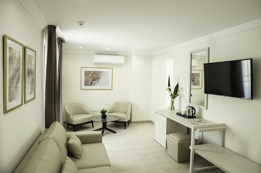 Roseum Boutique Hotel 30/50