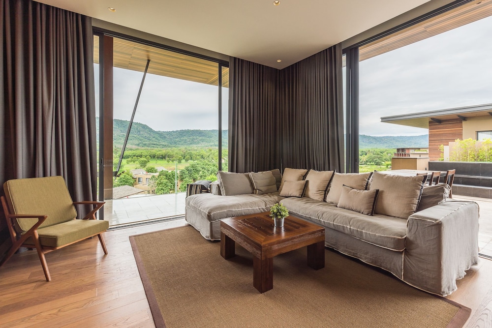 Atta Lakeside Resort Suite 59/81