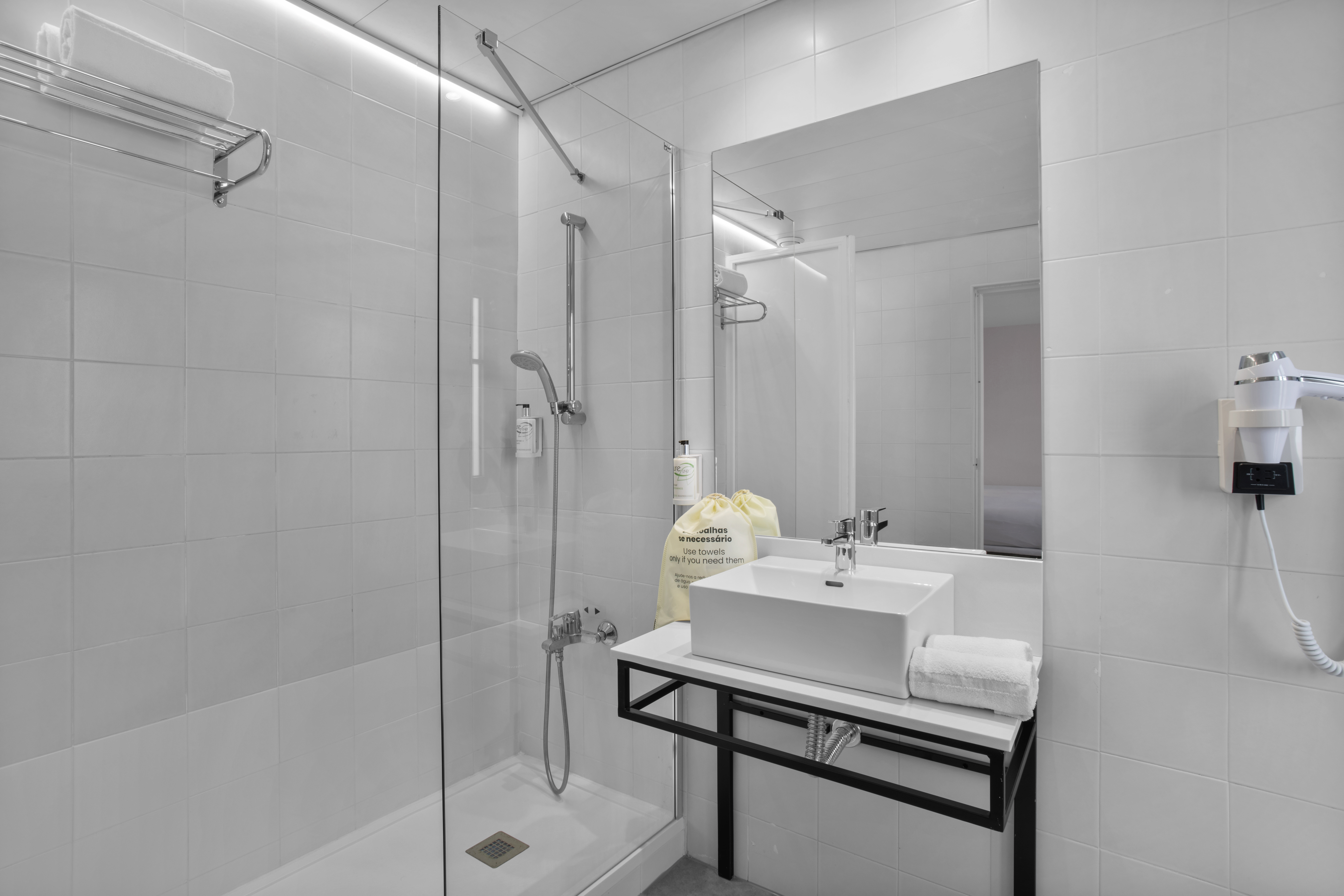 Standard, Twin Beds, B&B HOTEL Figueira da Foz 5/5