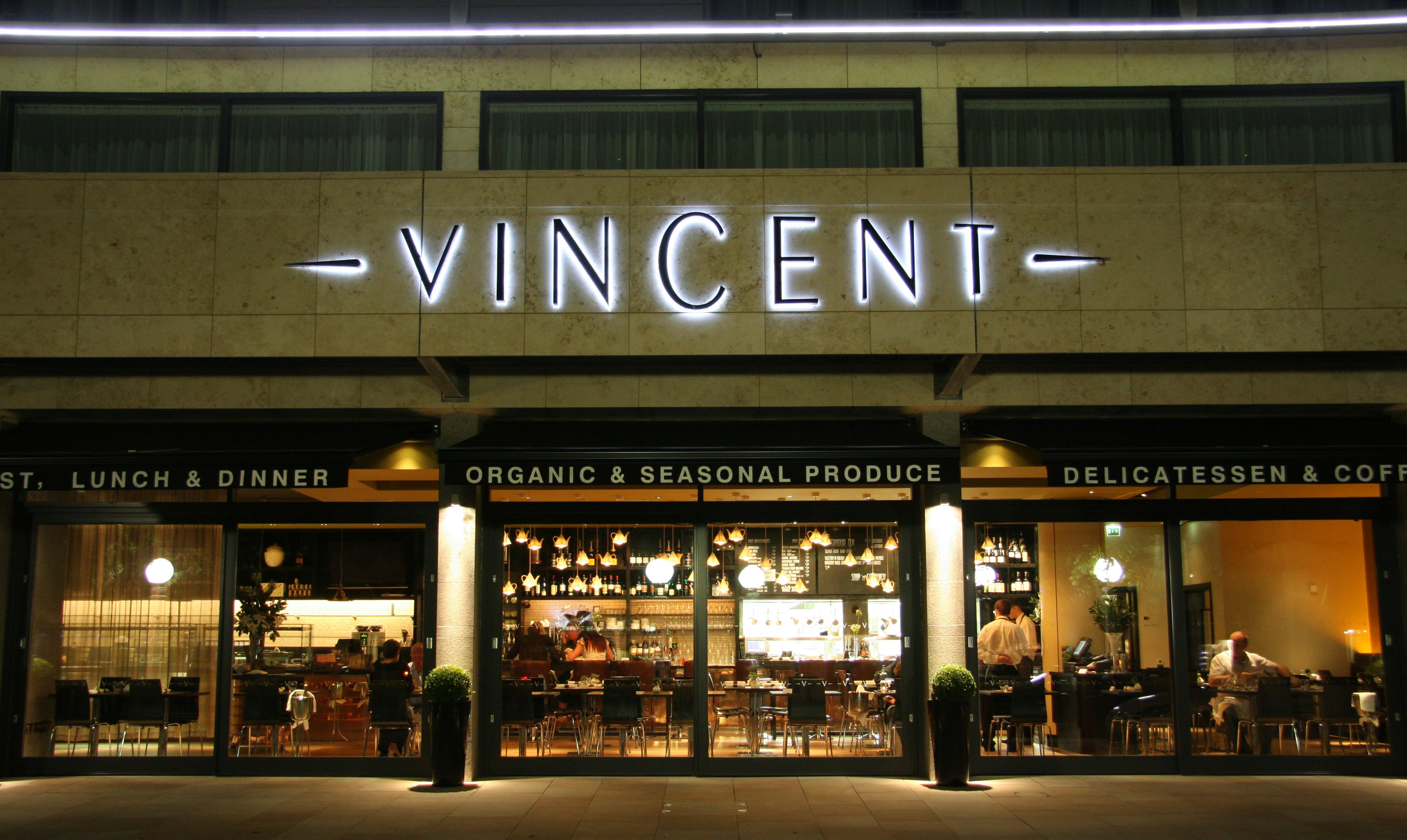 The Vincent Hotel 2/43