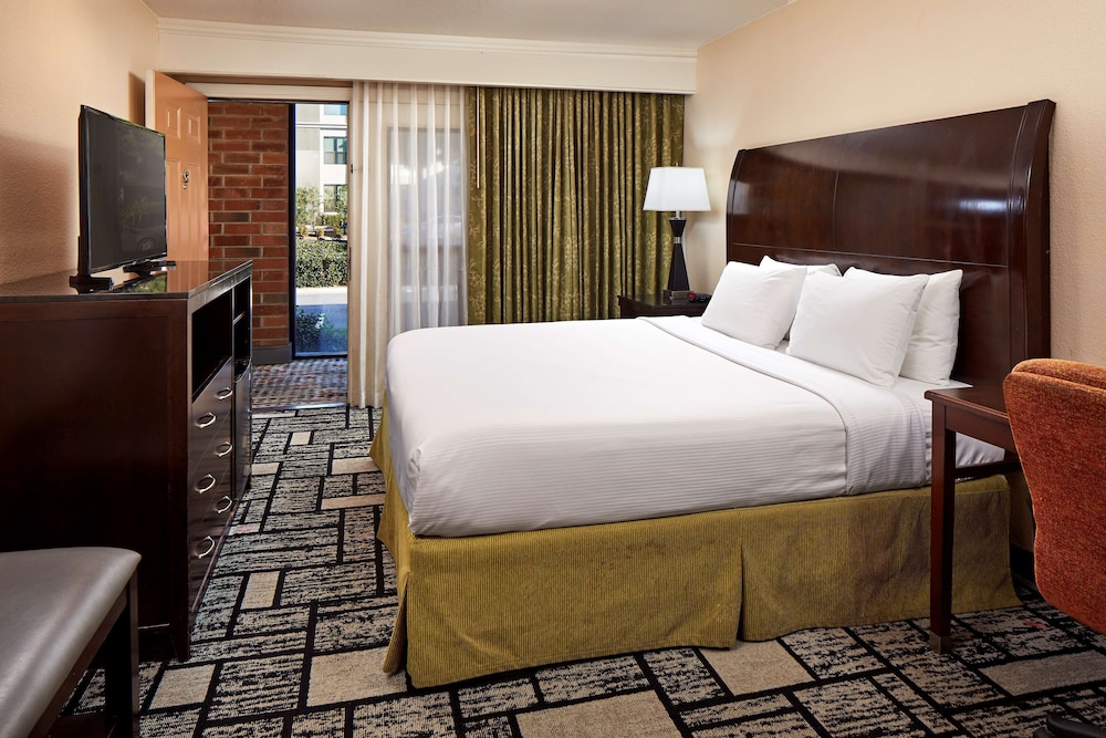 Best Western Plus Meridian Inn & Suites, Anaheim-Orange 8/31