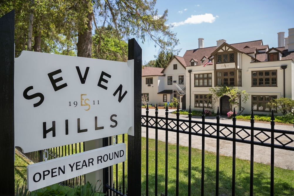 Seven Hills Inn 1/34