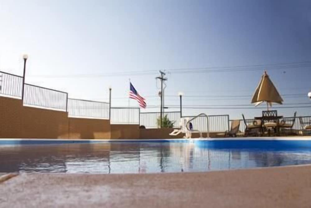 Grand View Inn and Suites 40/42