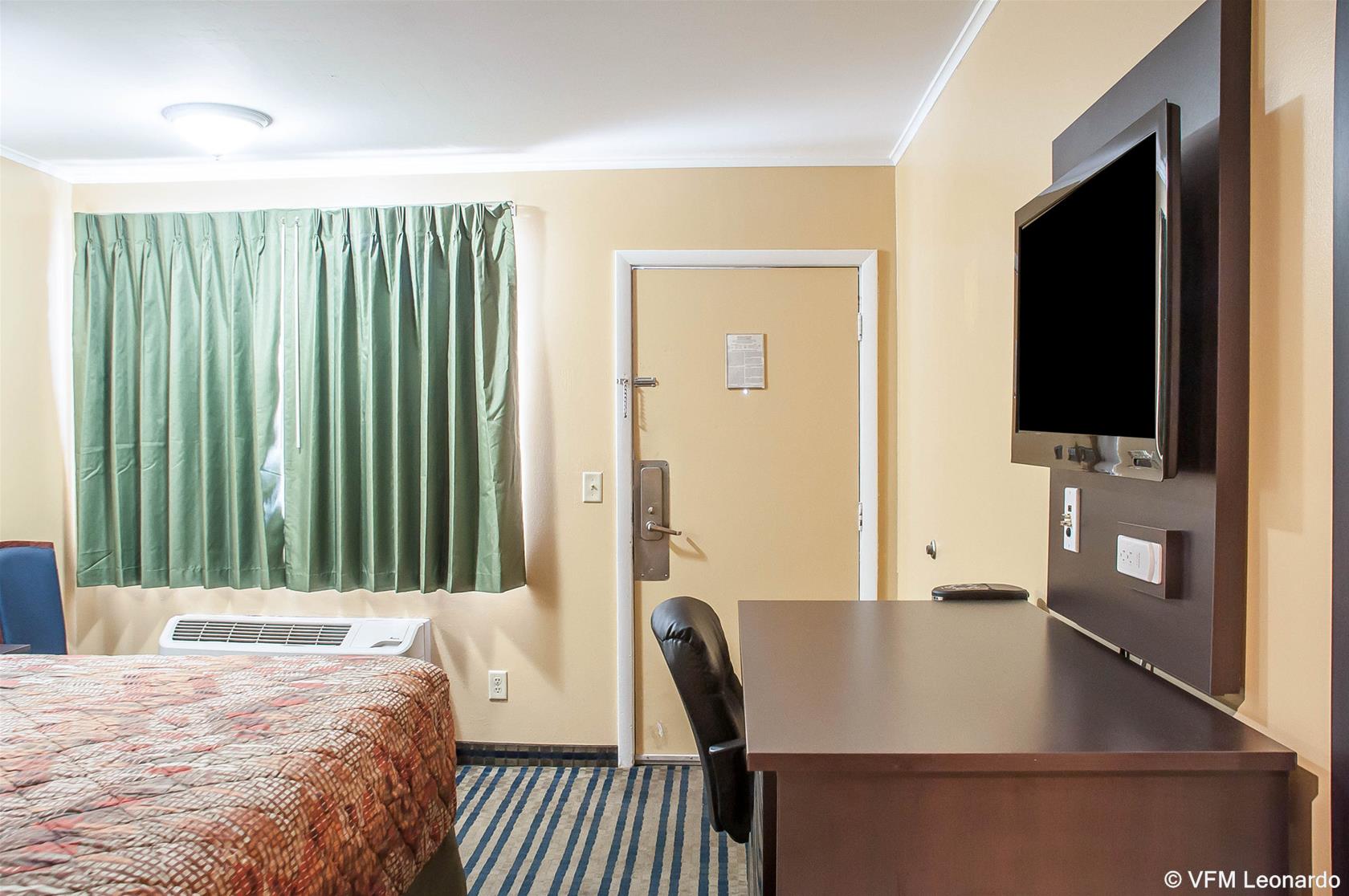 Rodeway Inn Suites Amherst 13/25