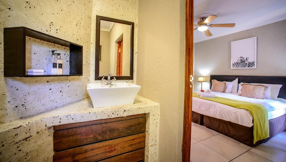 Zebrina Guest House 49/50