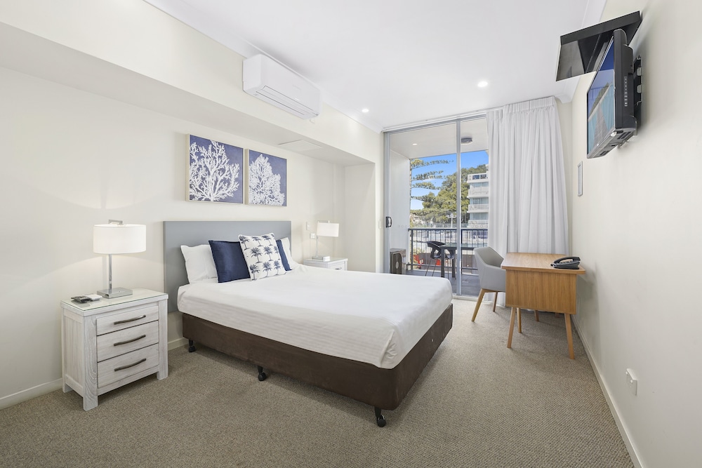 3 BEDROOMS, APARTMENT