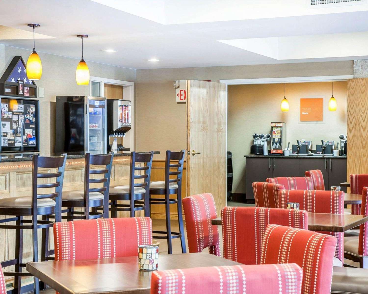 Comfort Inn & Suites Sturbridge-Brimfield 45/54
