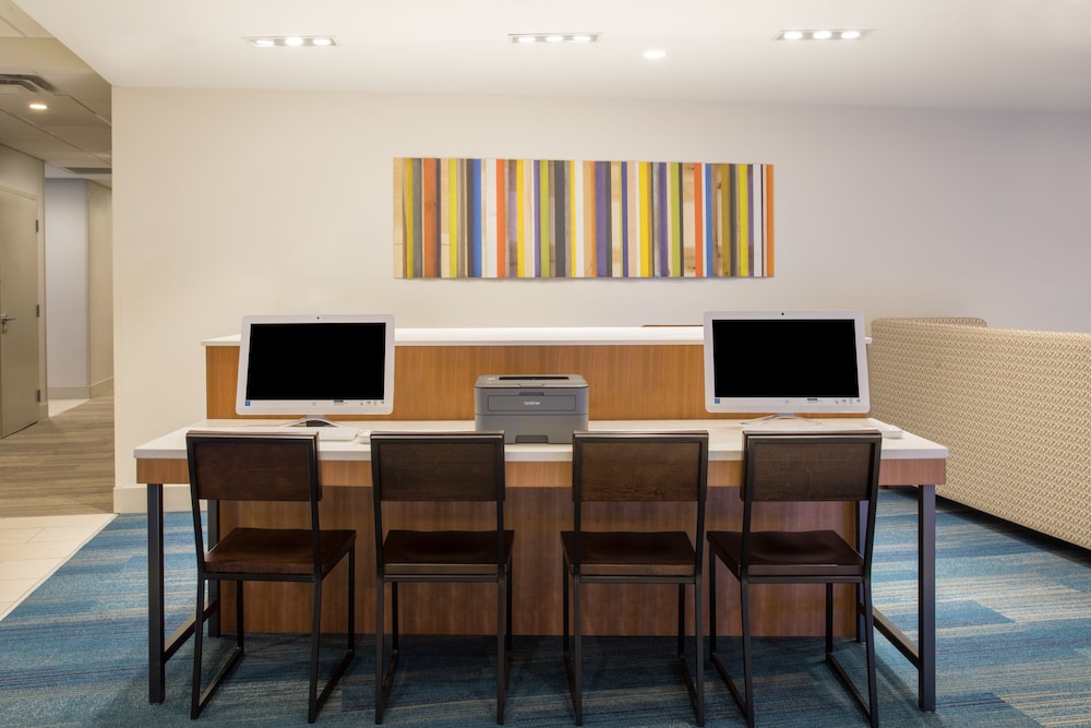 Holiday Inn Express Suites Owings Mills Baltimore Area 46/53