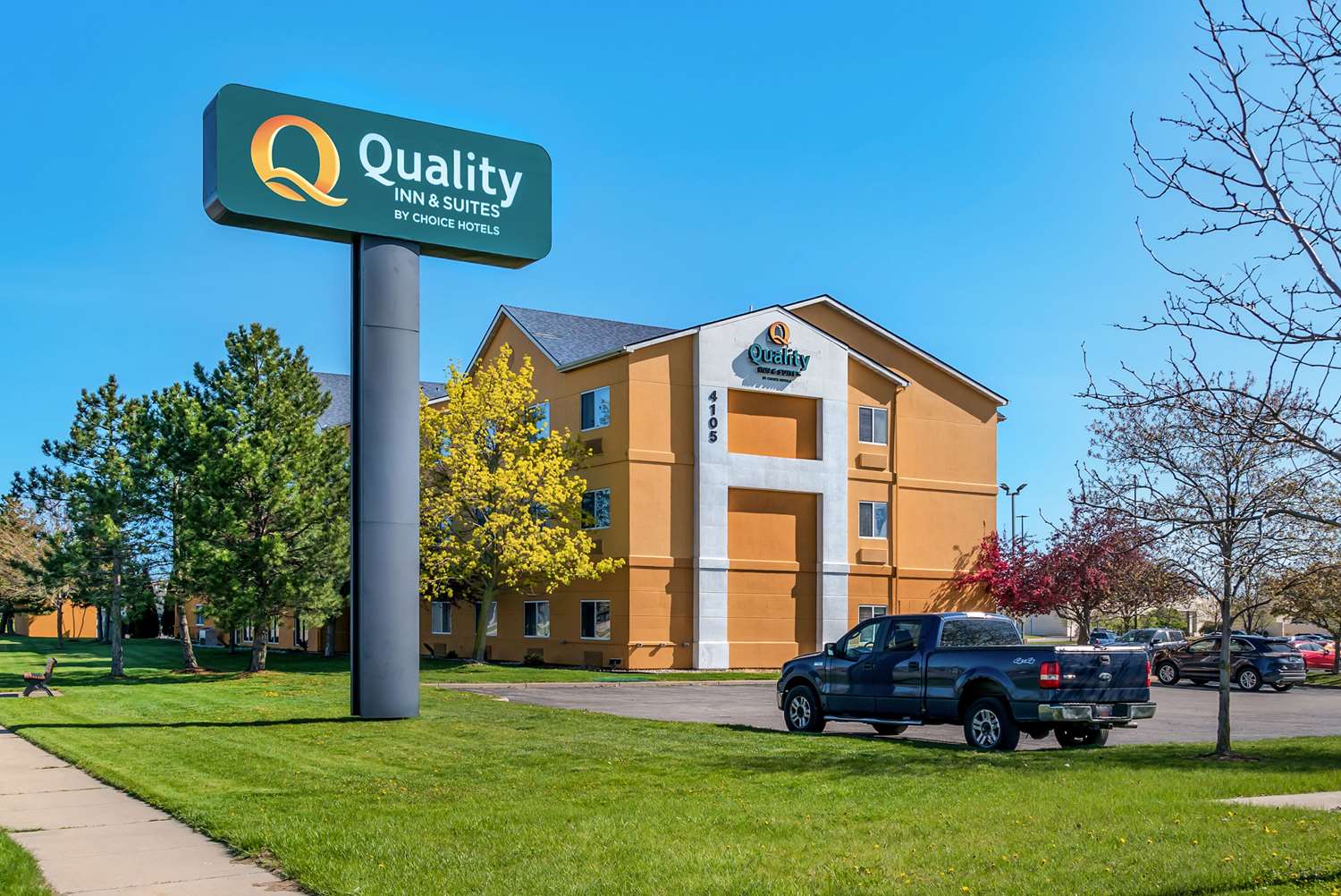 Quality Inn and Suites Bay City 33/34
