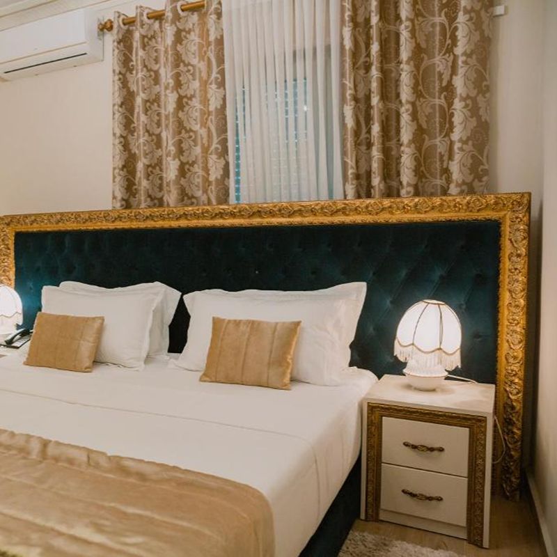 Empire Hotel 31/50