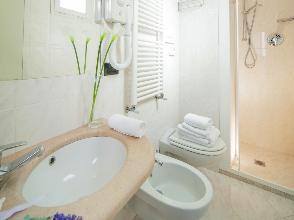 Hotel Levante Rimini 12/72