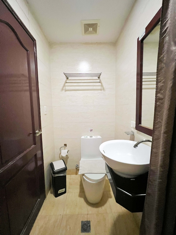 Cebu Capitol Central Hotel and Suites powered by Cocotel 45/55
