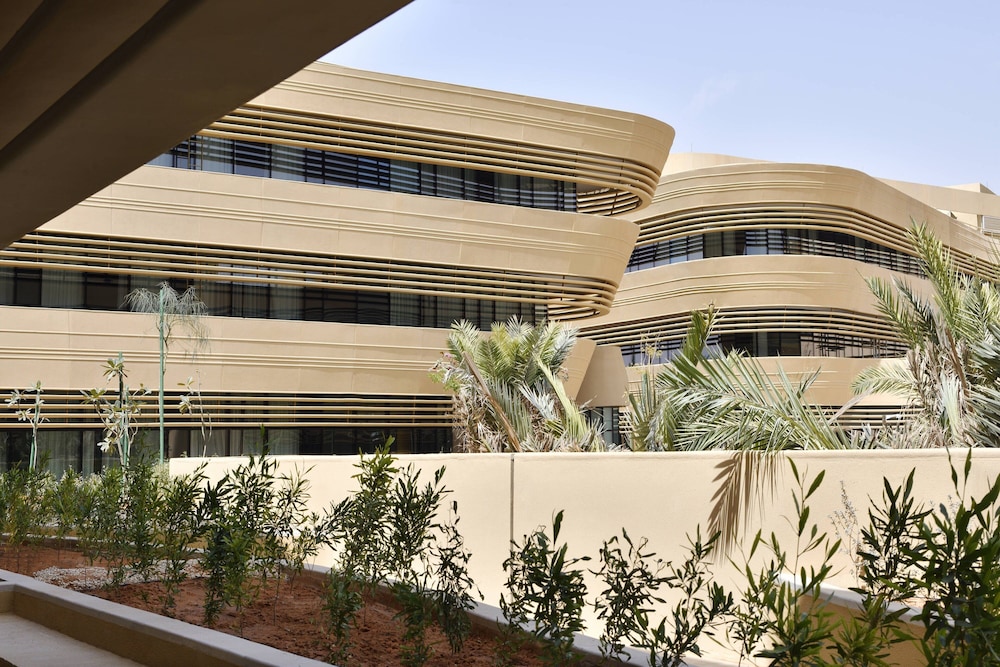 الحي الدبلوماسي الرياض - شقق ماريوت التنفيذية(Riyadh Diplomatic Quarter - Marriott Executive Apartments) 31/68