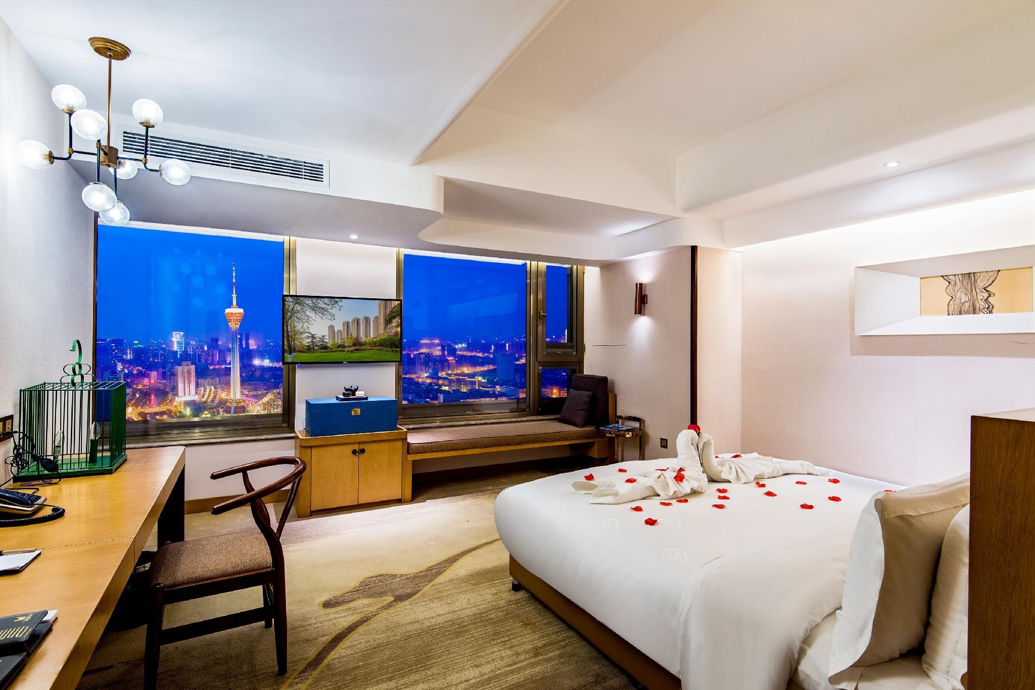 Lujia International Hotel 8/60