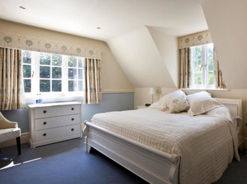 The Dower House Hotel 7/50