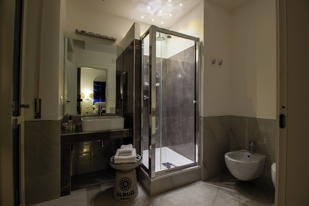 Album Boutique Rooms 48/50