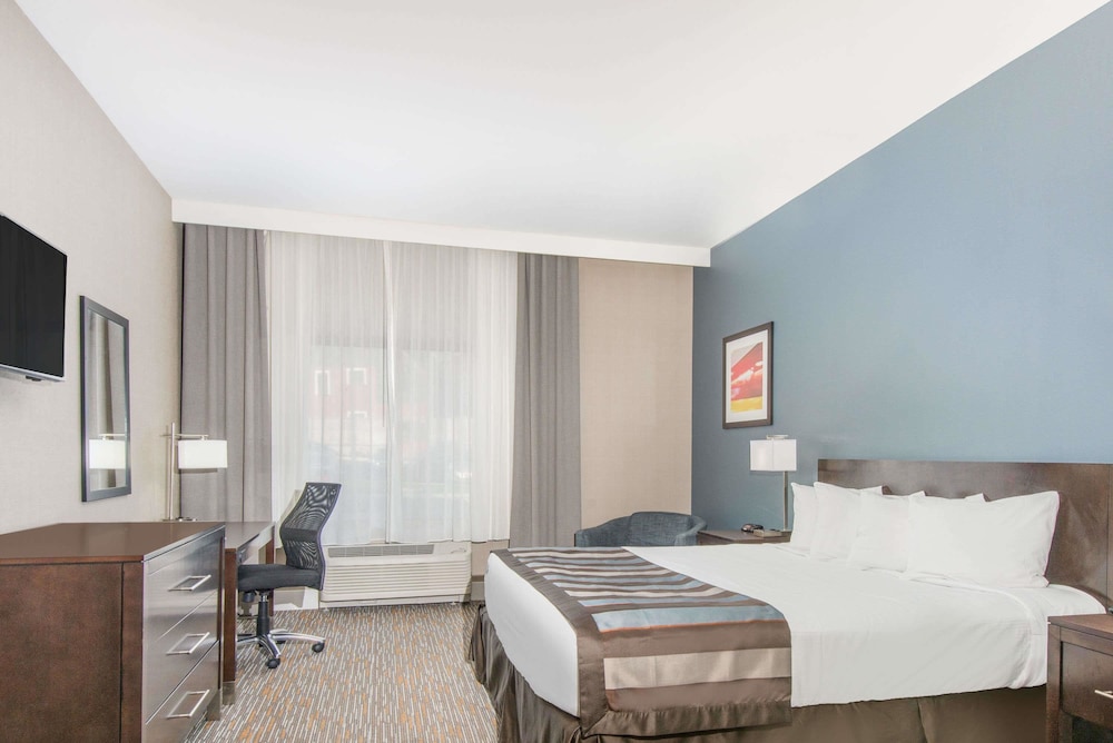 Wingate By Wyndham Niagara Falls 17/37