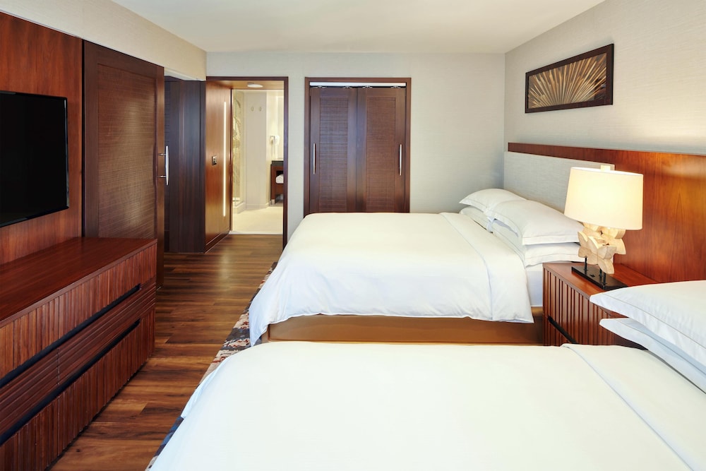 1 BEDROOM, SUITE, 2 DOUBLE BEDS, SOFA, ACCESSIBLE