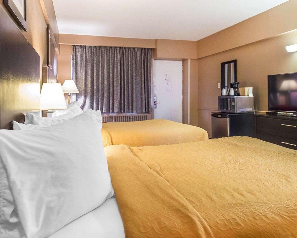 ROOM, 2 DOUBLE BEDS