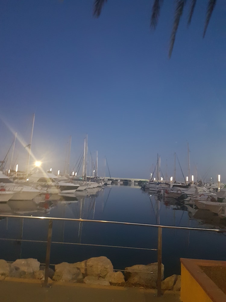 Hotel Mainake Sl 57/60