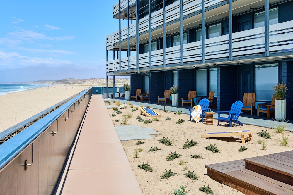 Monterey Beach Hotel, a Tribute Portfolio Hotel 7/83