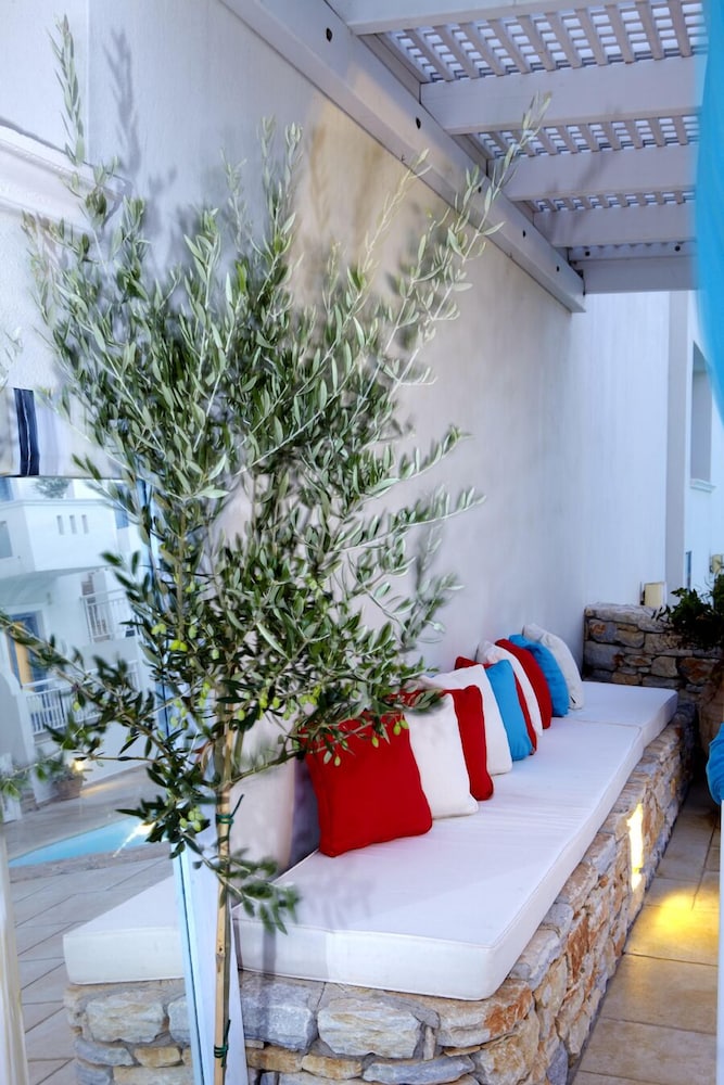 Mitos Suites 7/62