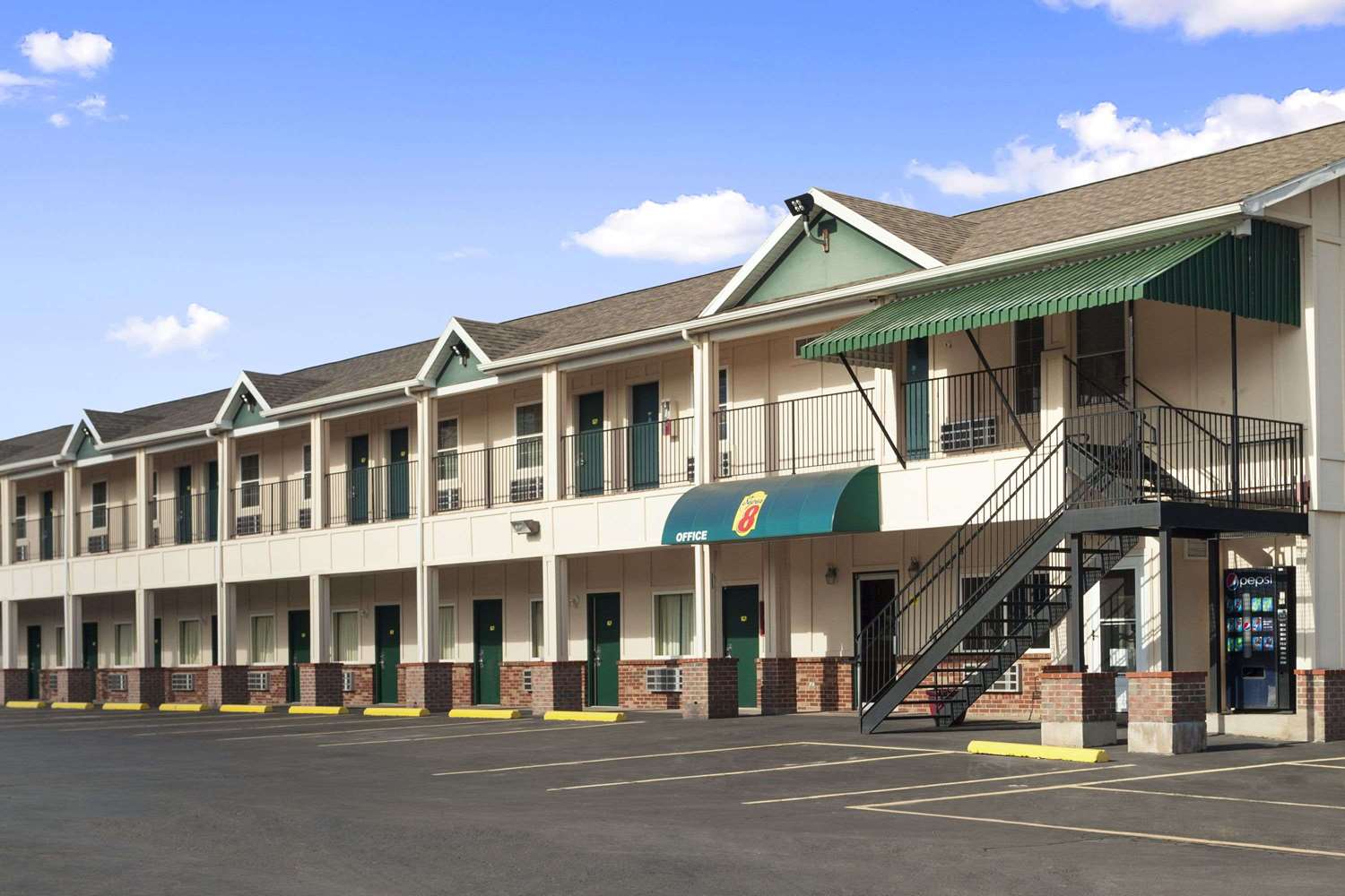 Super 8 by Wyndham Mifflinville Near Bloomsburg 1/11