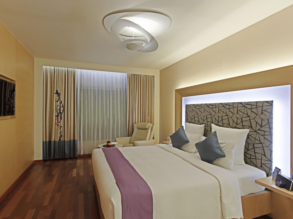 Novotel Visakhapatnam Varun Beach Hotel 22/75