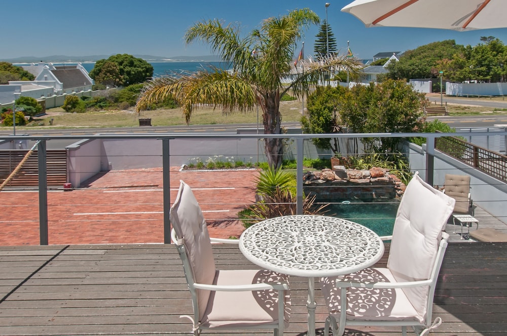 Whale Away Guest House 32/50