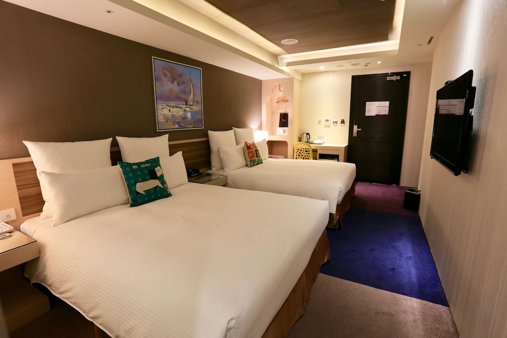 V One Vogue Hotel 8/50